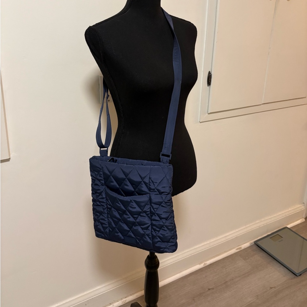 Vera Bradley Outlet Crossbody Bag in Ultralight Navy